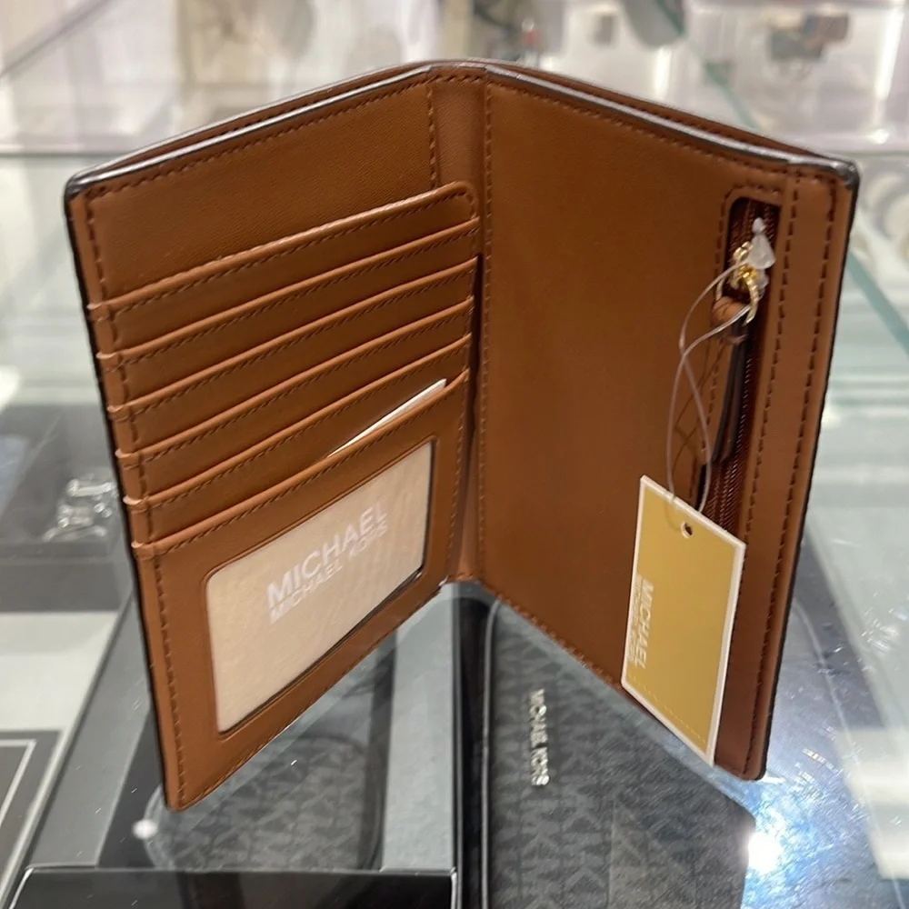 Michael Kors Jet Set Travel Passport Wallet Brown Signature/Golden-Tone Hardware